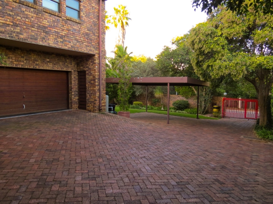 4 Bedroom Property for Sale in Heuwelsig Free State